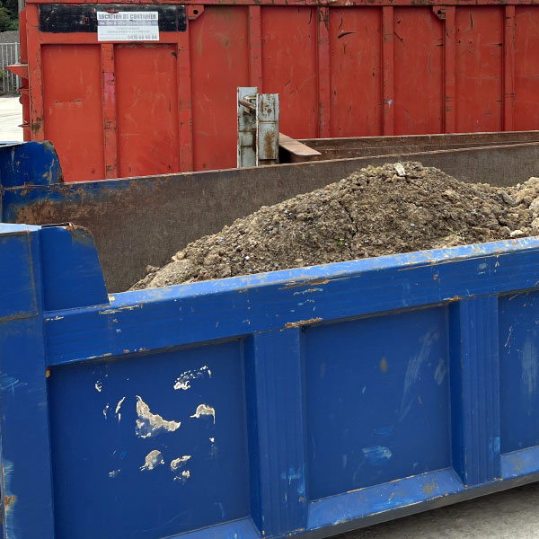 bricaillon dans container